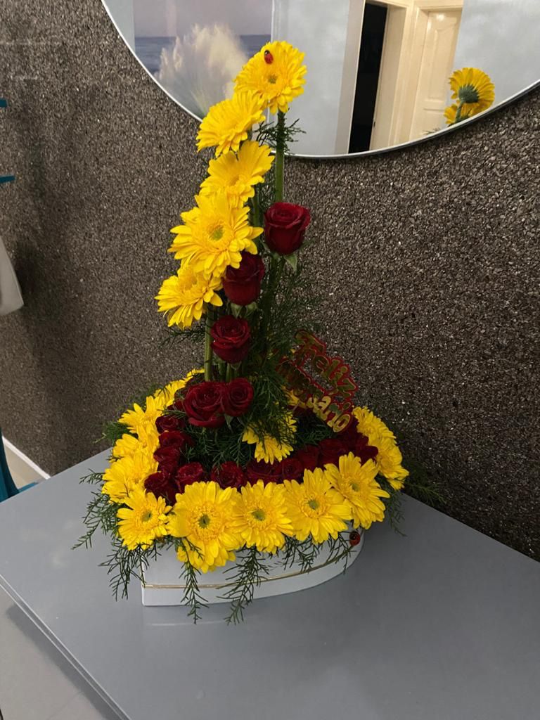 Cestas de Flores Naturais “Parabéns Radiante”